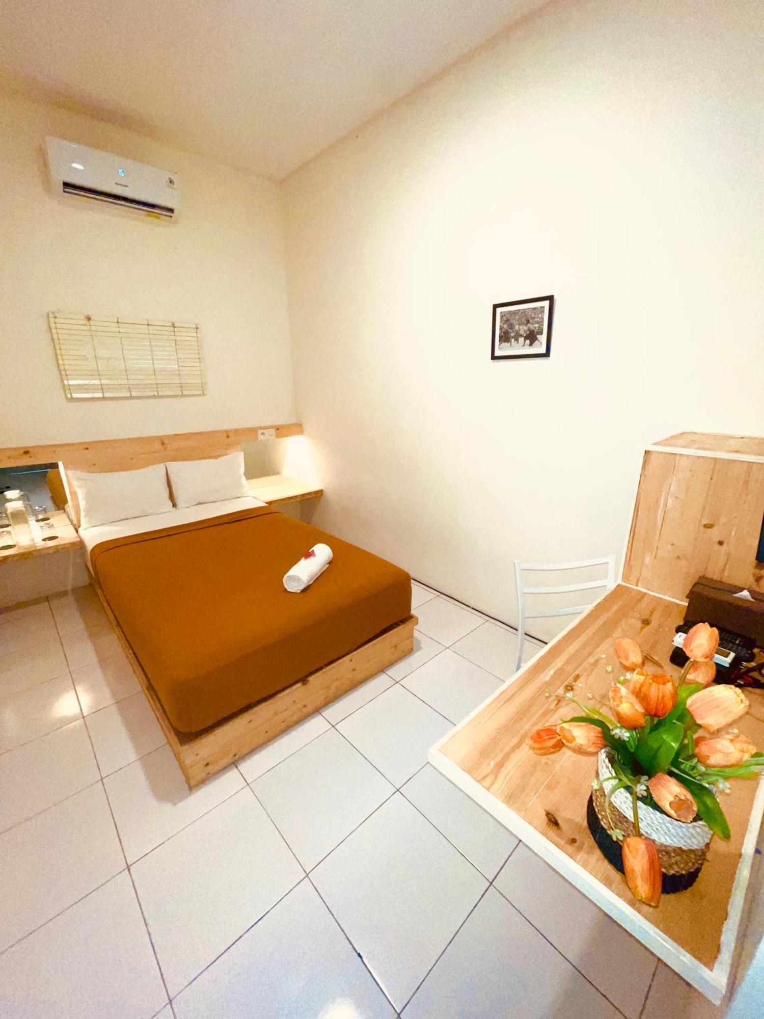 Tanawu Airport Hotel Lombok Прая Екстериор снимка